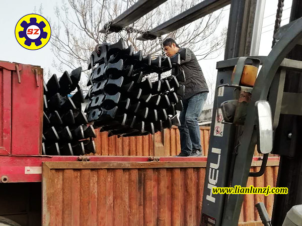 雙志機(jī)械：134S刮板與刮板機(jī)齒規(guī)裝車走貨！