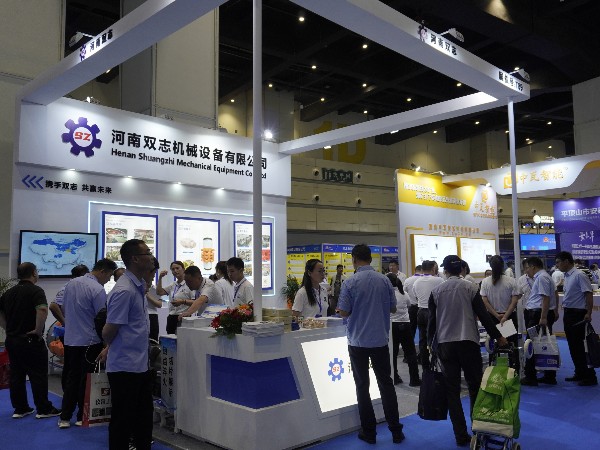 會展隨行，服務有我_河南雙志